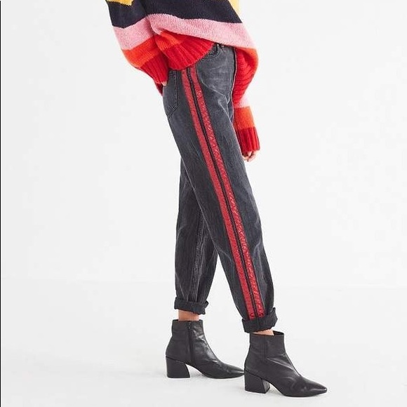 Too big & clearing out closet - Picture 1 of 5